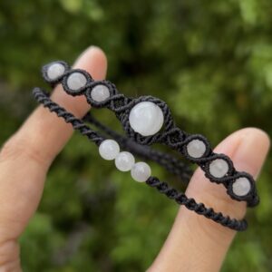 Vòng tay macrame kết hợp đá Moonstone (MC-BRA-MON-6)