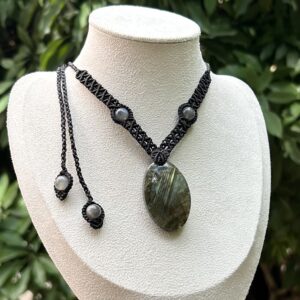 Vòng cổ macrame kết hợp đá Labradorite (MC-NEC-LAB-43)