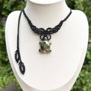 Vòng cổ macrame kết hợp đá Pyrite (MC-NEC-PYR-21)
