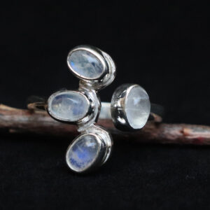 Nhẫn bạc đá Moonstone (SL-RNG-MON-135)